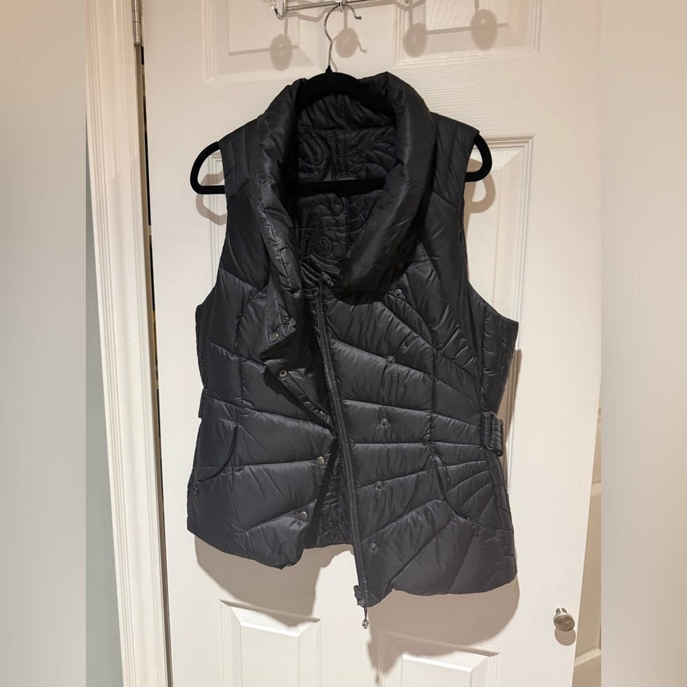 Lululemon Women's Black Quilted Vest